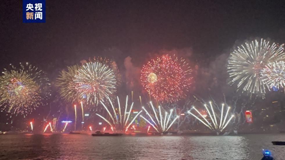 迎接2024年!香港舉辦“跨年倒數(shù)”煙花音樂匯演