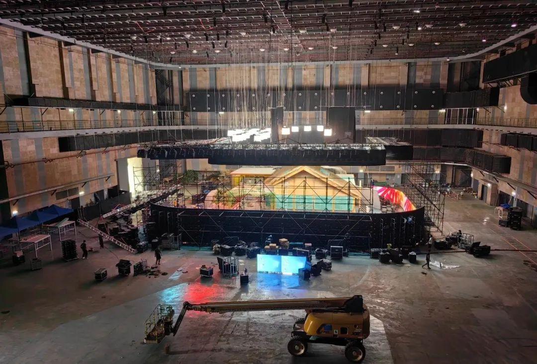 《非誠勿擾3》美術(shù)指導(dǎo)郜昂:如何實(shí)現(xiàn)馮小剛的科幻感