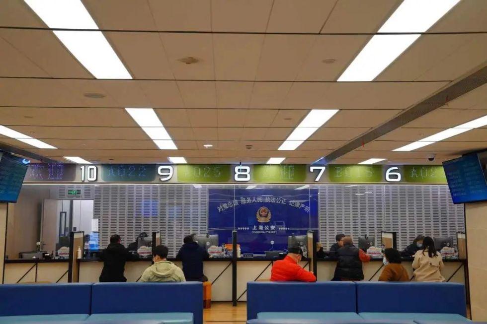 應對節前出入境辦證高峰,浦東警方高效服務、多措并舉