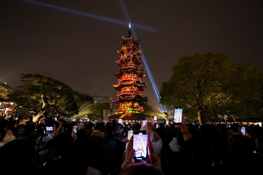 “左手”古韻“右手”科技,千年龍華走出了一條怎樣的煥新路徑?