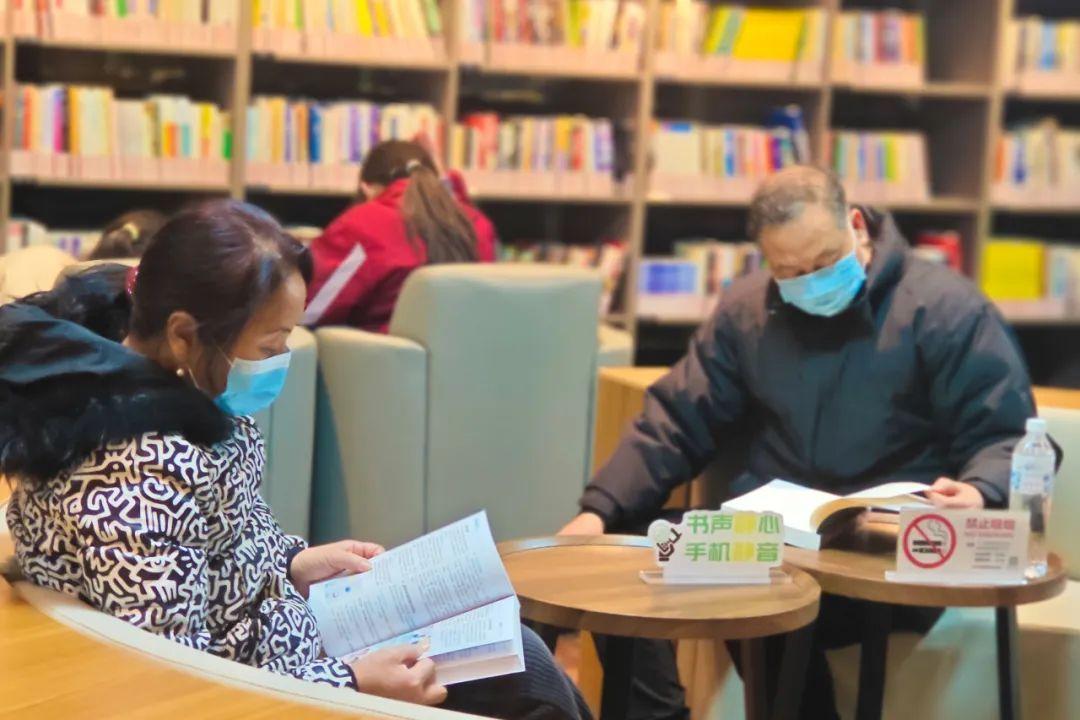 來偒傣書房讀萬卷書,品味屬于金匯的詩和遠方→