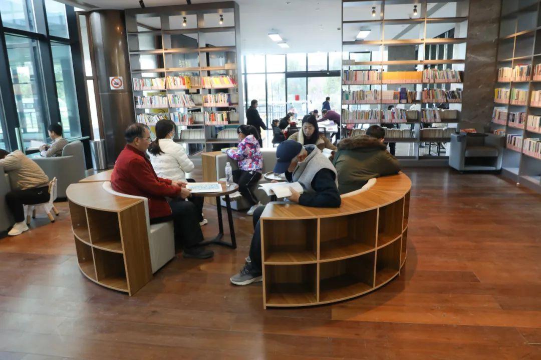 來偒傣書房讀萬卷書,品味屬于金匯的詩和遠方→