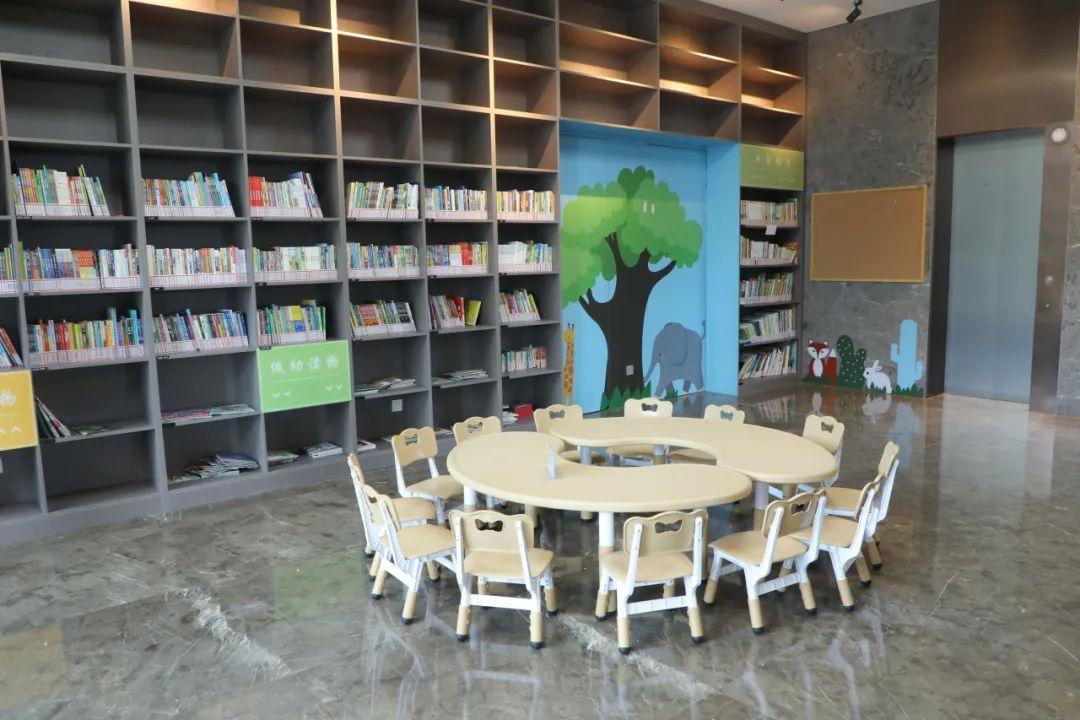 來偒傣書房讀萬卷書,品味屬于金匯的詩和遠方→