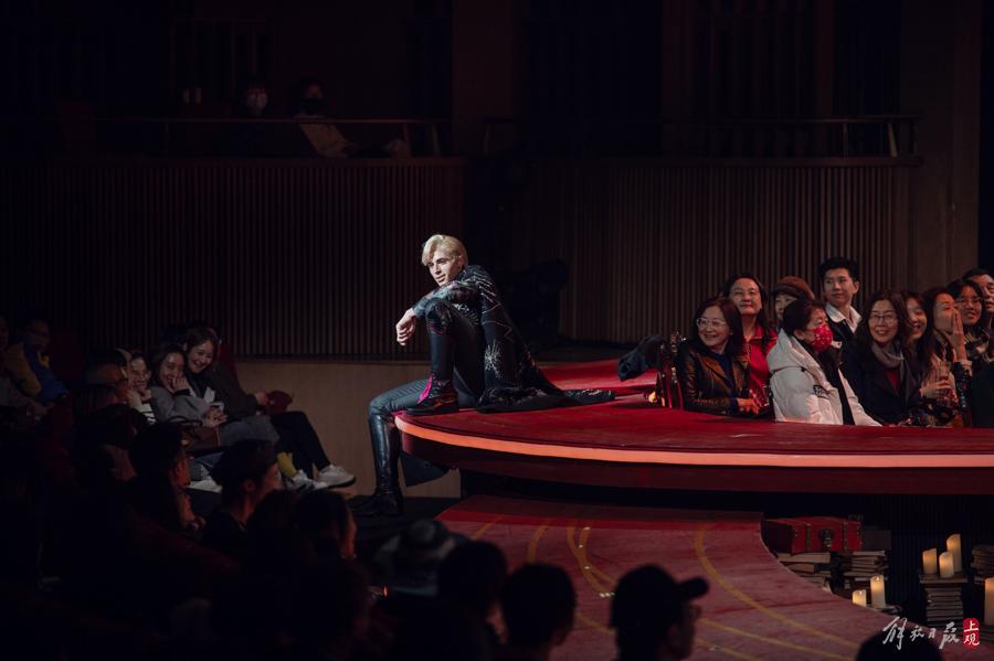 “大彗星”降落前灘,華美視聽語言打造“中國的百老匯”作品