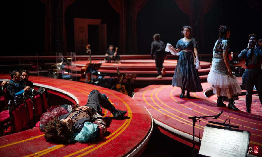 “大彗星”降落前灘,華美視聽語言打造“中國的百老匯”作品