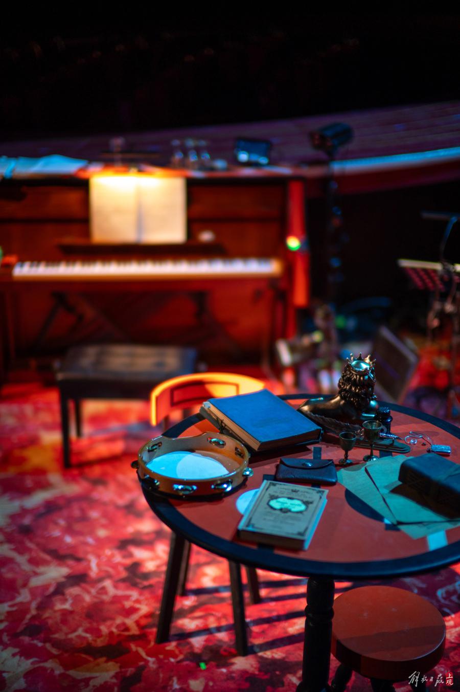 “大彗星”降落前灘,華美視聽語言打造“中國的百老匯”作品