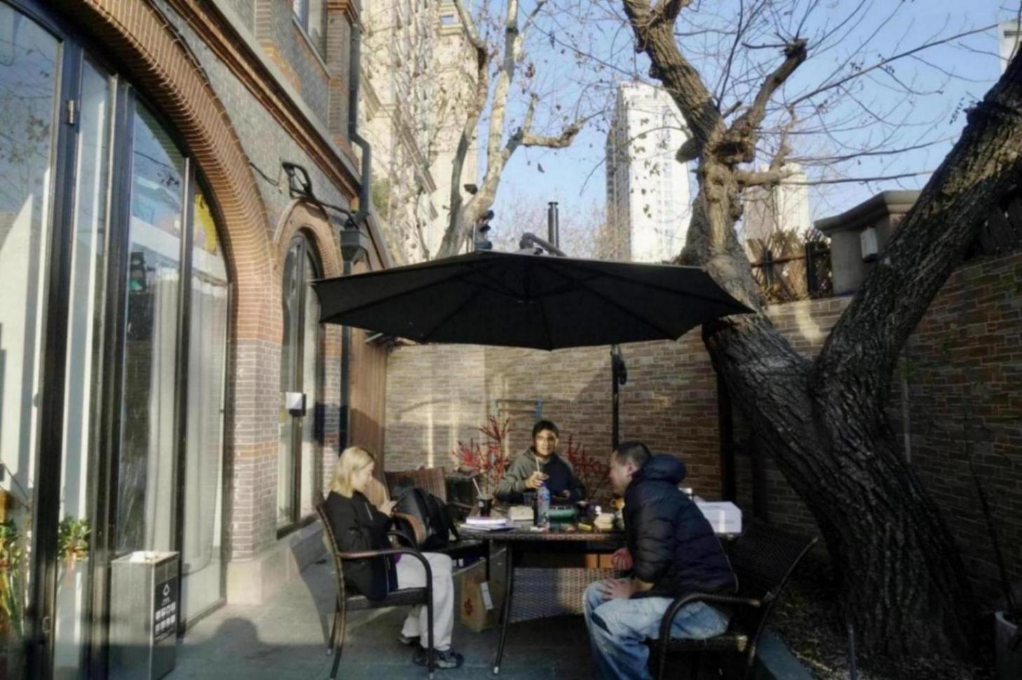 舊貌換新顏的沿街“紅房子”,滿眼都是風情