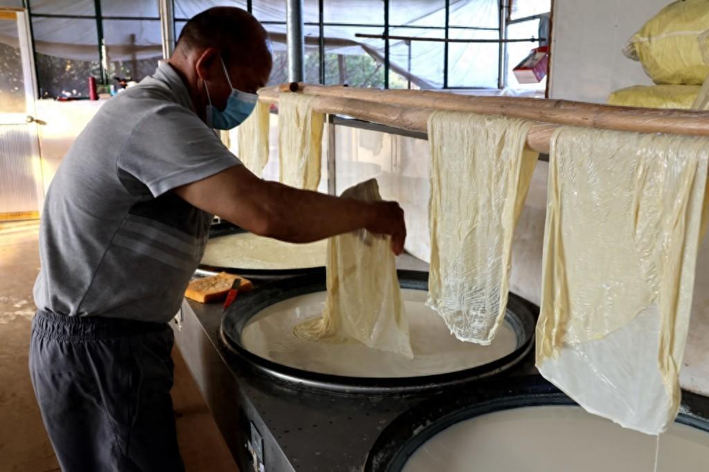 非遺產(chǎn)業(yè)享譽粵北!韶關(guān)曲江由坪腐竹“捻”出人們好日子