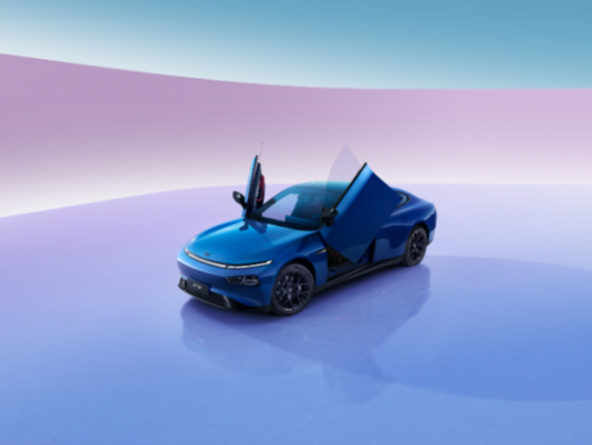 豪華平權、智駕頂格!小鵬P7i鵬翼版限時優惠價24.99萬元