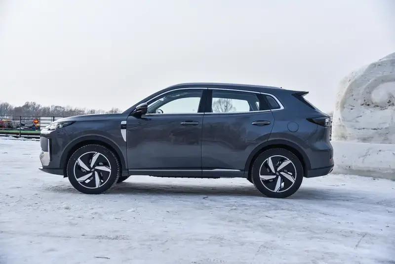 面對極寒依然穩定 冰雪試駕長安啟源Q05