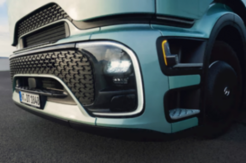 重磅!全新梅賽德斯-奔馳Actros L亮相