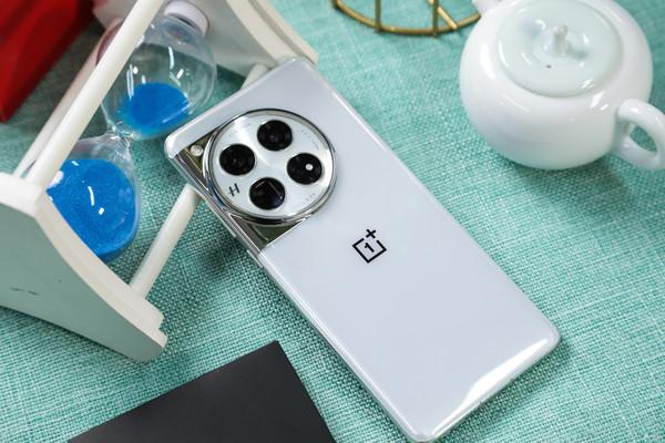 老外評全球最值得買的10款安卓手機(jī) 有6款是國產(chǎn)!