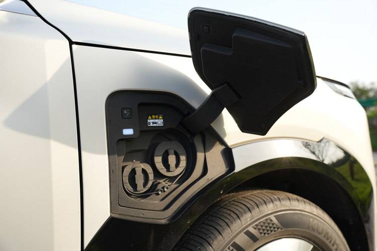 20萬左右買合資純電SUV,起亞EV5哪款更劃算