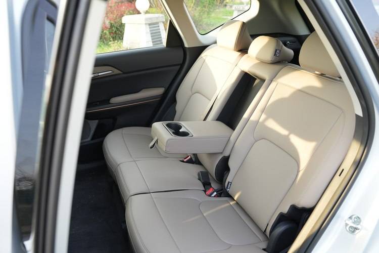 20萬左右買合資純電SUV,起亞EV5哪款更劃算