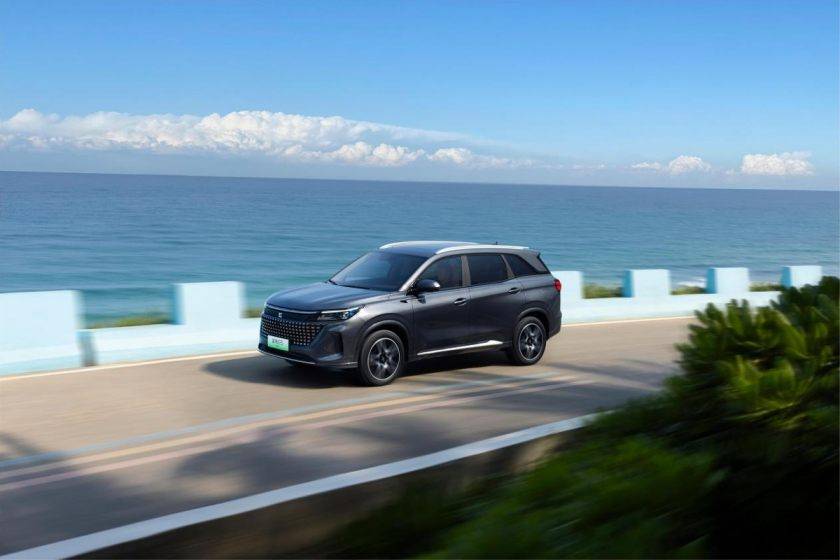 電比油低再升級,藍電E5榮耀版9.98萬起上市