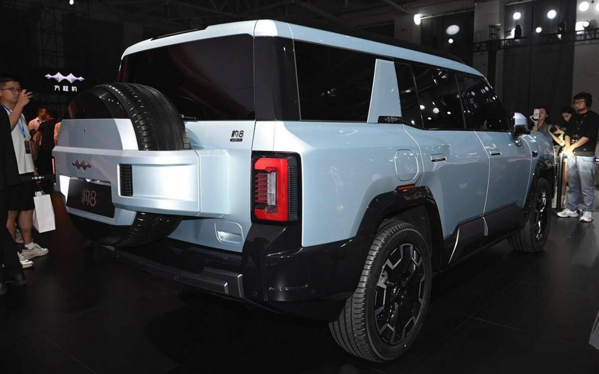 連發3款新車!方程豹放“大招”了,不止豹8和豹3,居然還有超跑