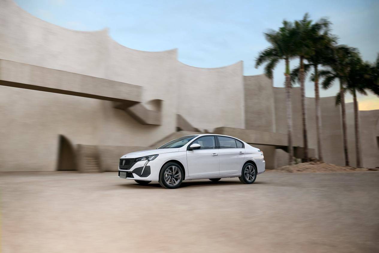 假期自駕的理想座駕,新408龘龘款不愧是“法式六邊形戰(zhàn)士”