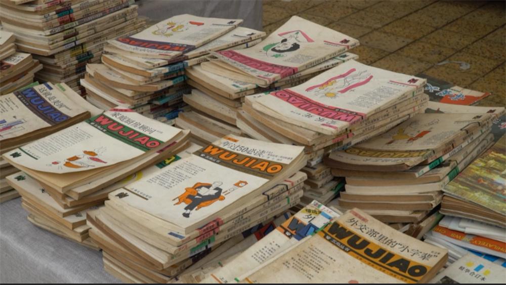 坐書香巴士到蘇州河逛舊書市集,上海書展淘書樂升級版