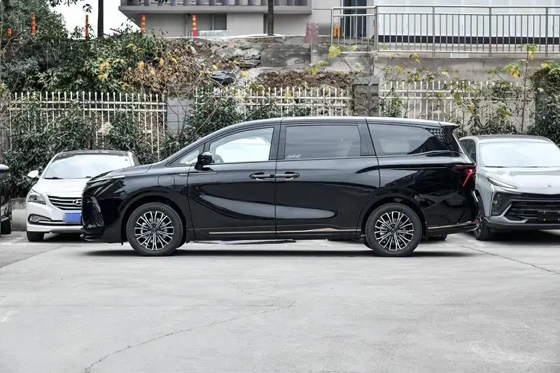 東風(fēng)風(fēng)行星海V9將于今日開(kāi)啟預(yù)售 搶先預(yù)售價(jià)23.99萬(wàn)元