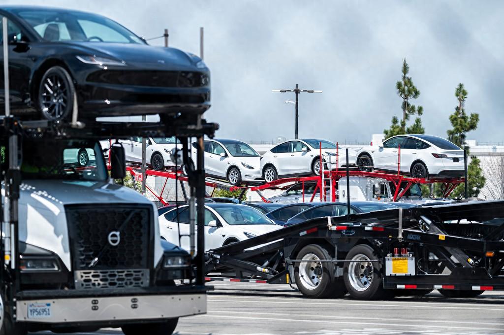 價格戰?特斯拉下調中美歐市場售價,全系在中國大陸地區降價1.4萬元