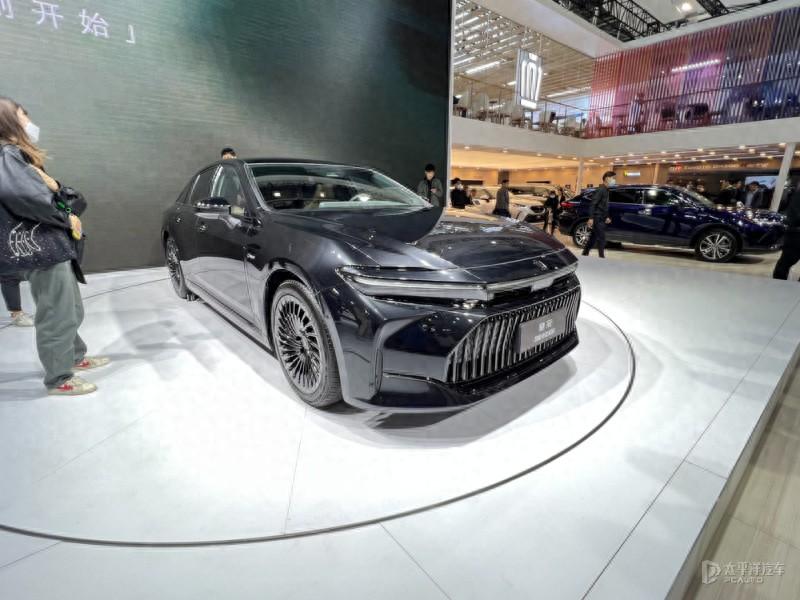 29.9-34.9萬元 豐田皇冠Senda正式上市