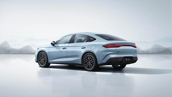 搭載第五代DM-i混動系統!比亞迪秦L DM-i亮相:預計售價12萬起