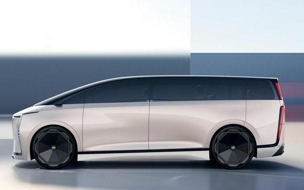 全新奇瑞MPV亮相,尺寸或超5.2米、第三排可直接進出,能成爆款?