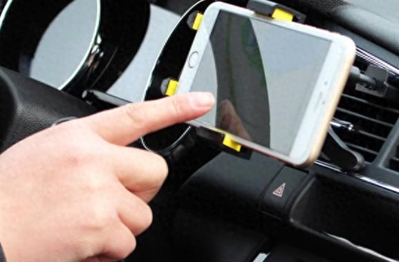 車主迎來一消息,此后出行免導航了,采用這招,路況自行展現眼前