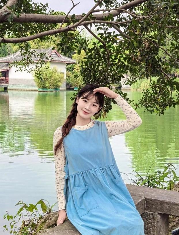 華為nova 12系列矚目12號色+鴻蒙智慧通信,逛街盡顯時尚科技范!