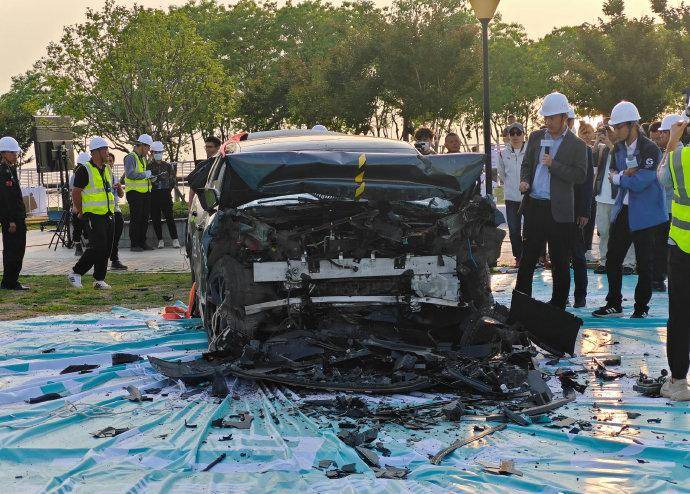 奇瑞星紀元ET從32米高空下墜實測 ,這是不是一場作秀?