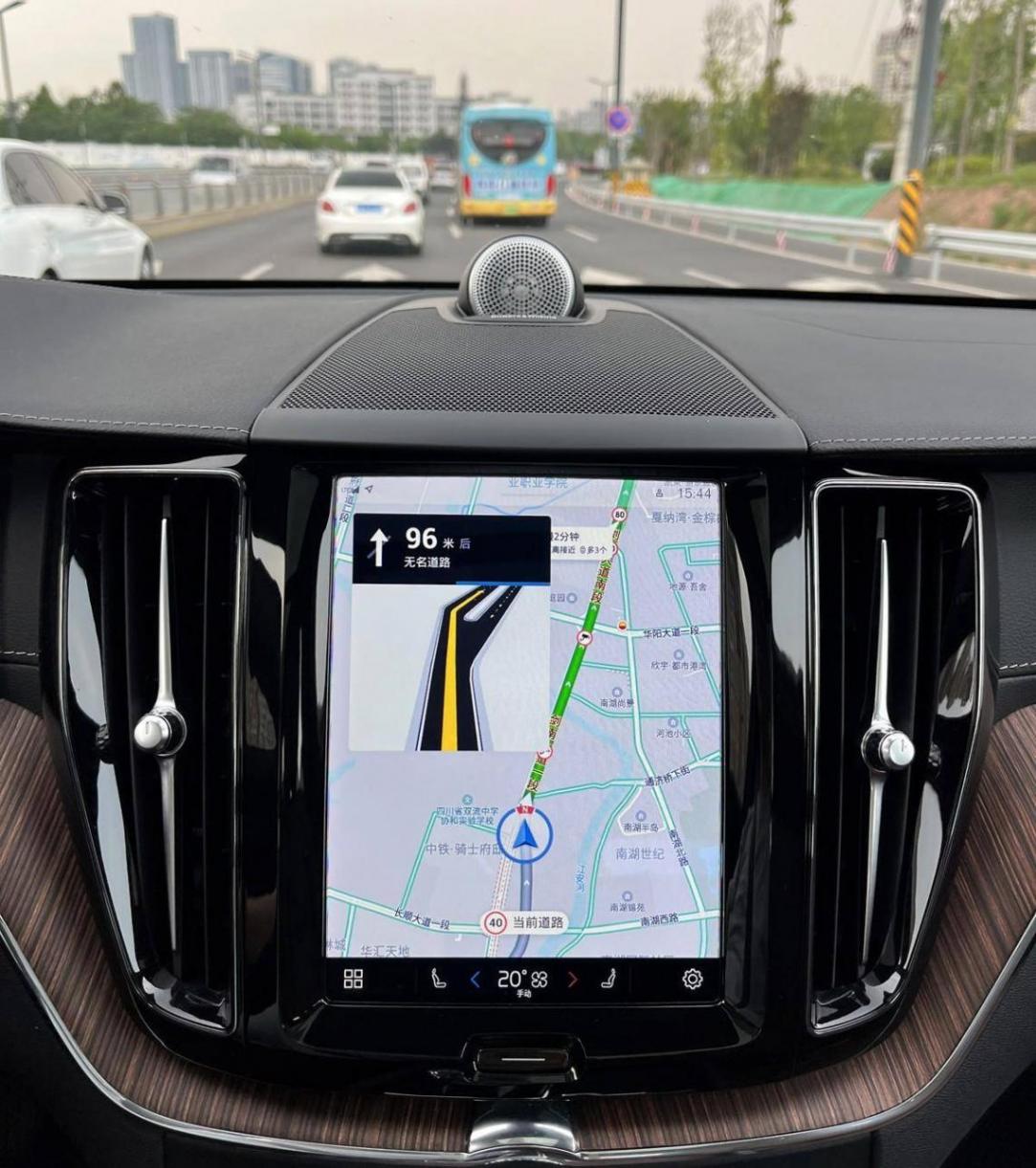 插電混動(dòng)、空氣懸架、百公里加速5秒，這些算不算XC60的優(yōu)點(diǎn)？