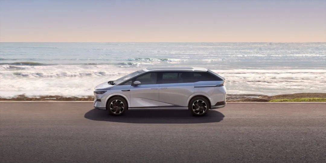 近四十萬的小鵬X9,值嗎?