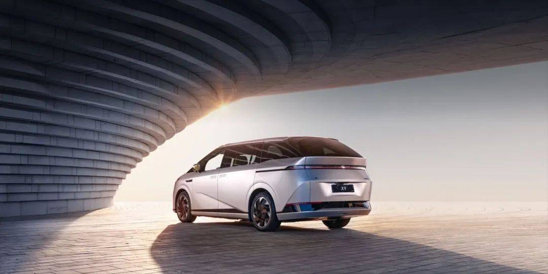 近四十萬的小鵬X9,值嗎?