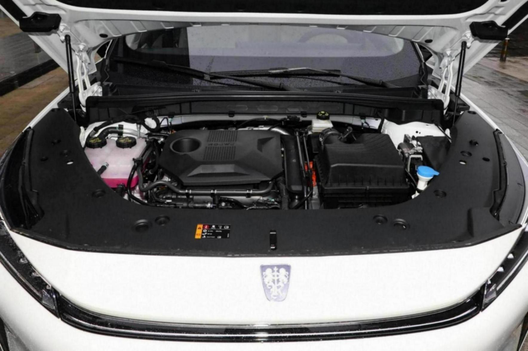 綜合續航1300km,空間大續航長,榮威D5X DMH表現如何