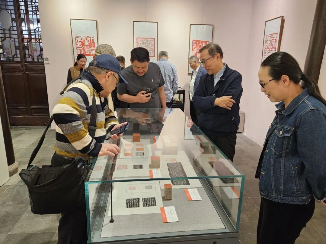 從“海上篆刻四人展”看到胡問遂自用印