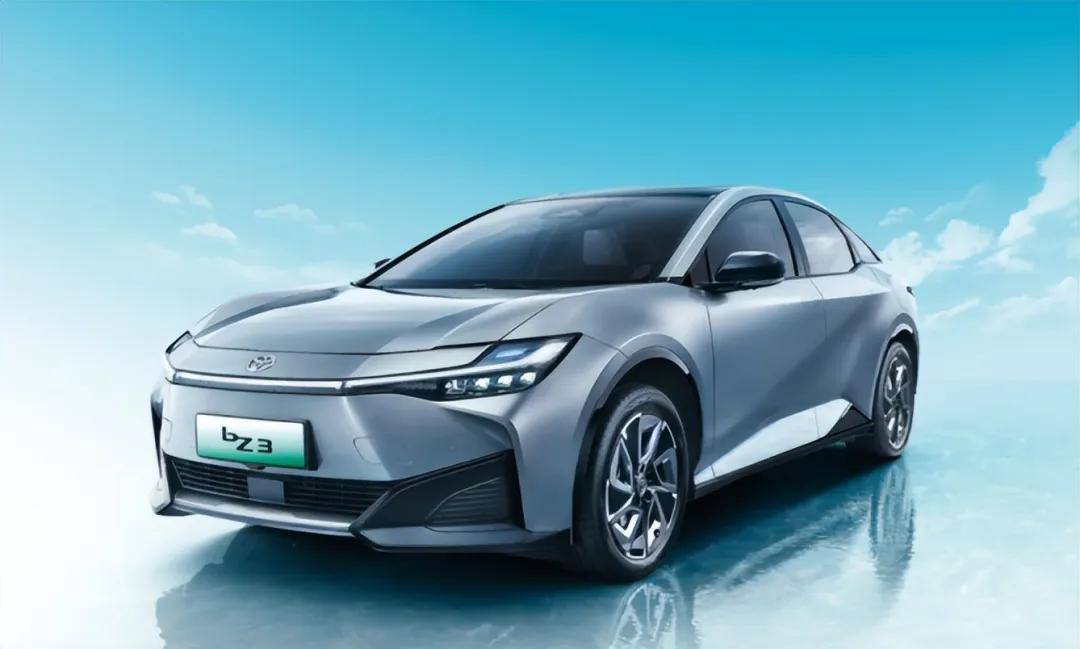 30年混動(dòng)技術(shù)不香了,豐田投向比亞迪!普拉多DM-i要來了?