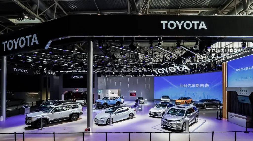 30年混動(dòng)技術(shù)不香了,豐田投向比亞迪!普拉多DM-i要來了?