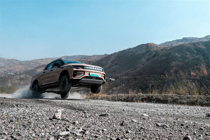 獲“國際級品質創新—汽車工業巔峰獎”,雷達打造皮卡品質新基準線!