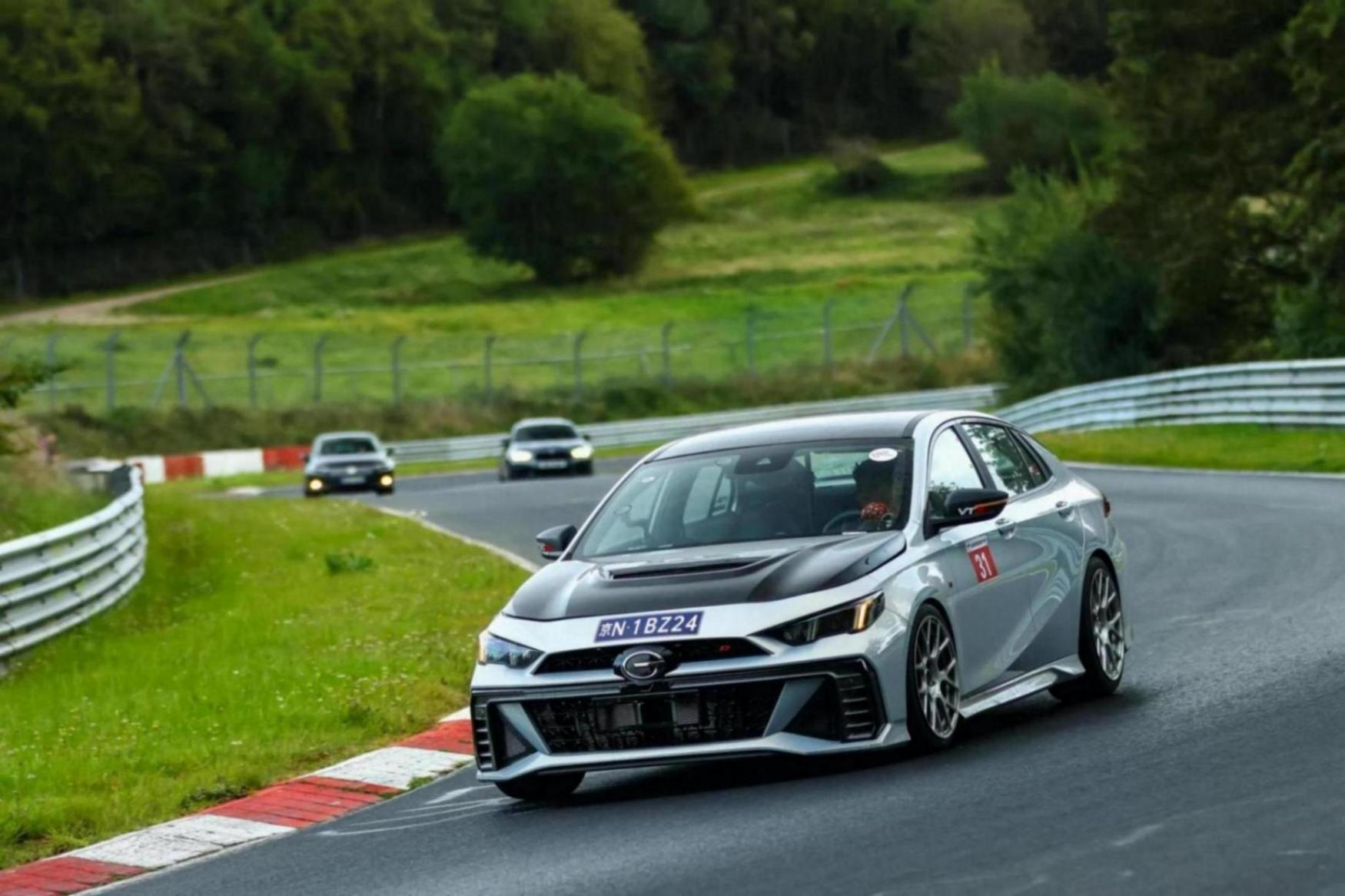 預算10萬,剛畢業的打工人買啥車好?