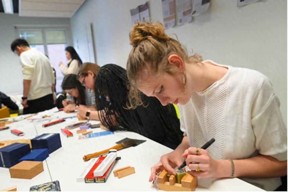 人文交流、簽署合作備忘錄……近期上海高校有這些中法教育交流