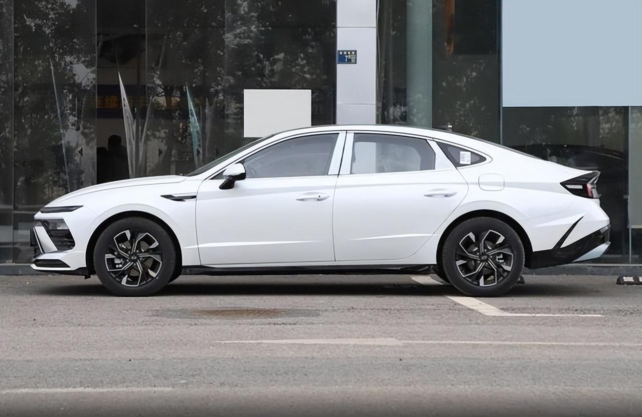 全新現代索納塔提車了,感覺還不錯,1.5T動力夠用