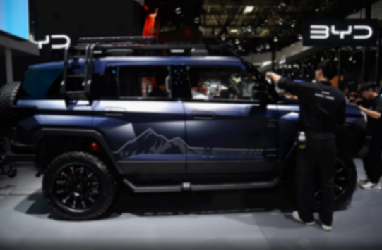 猛士917“高地雄獅”車展實拍,增程器配三電機,豪華座艙大越野