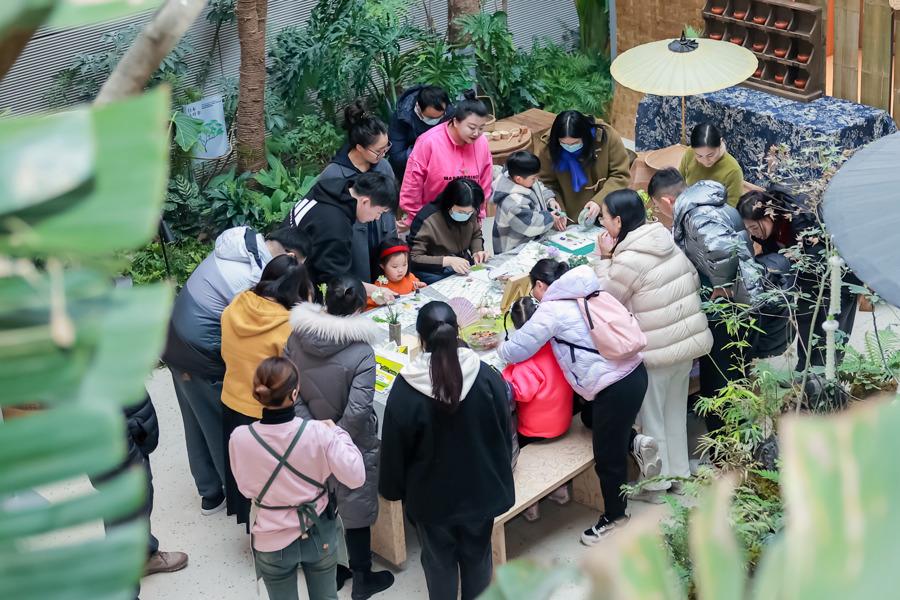 “賺快錢”時代落幕,頭部房企探索的未來產品是什么?