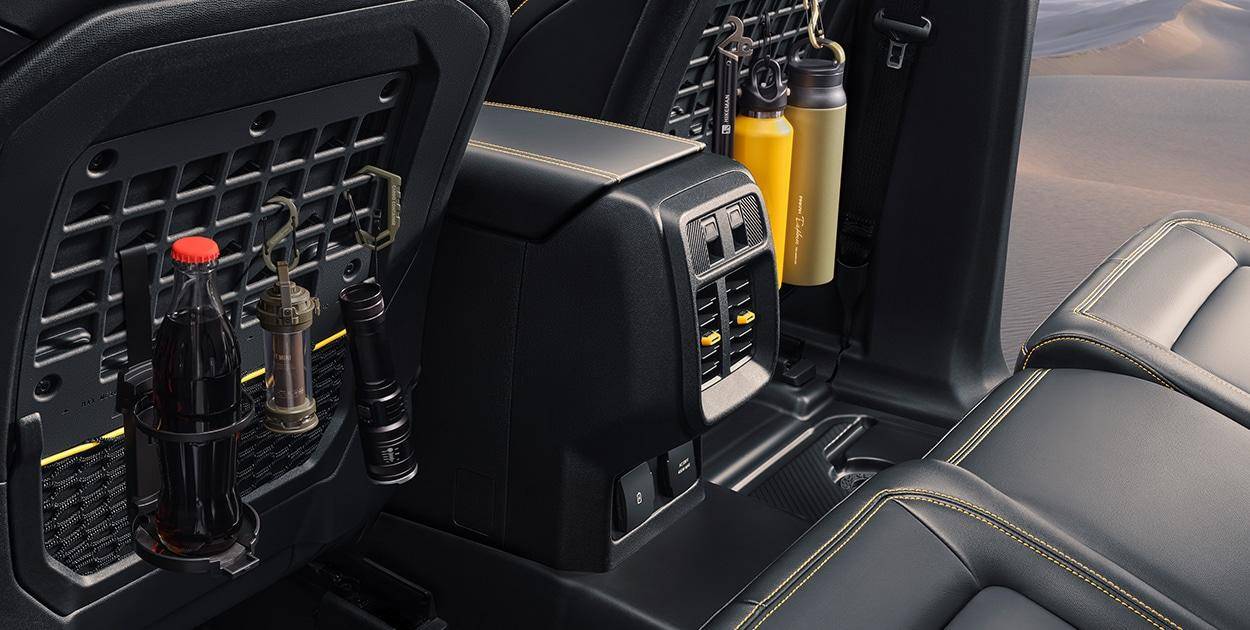 頂配對(duì)低配!豐田普拉多VS福特烈馬