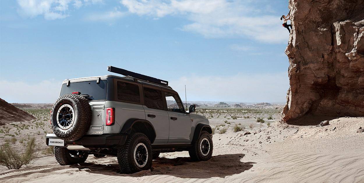 頂配對(duì)低配!豐田普拉多VS福特烈馬