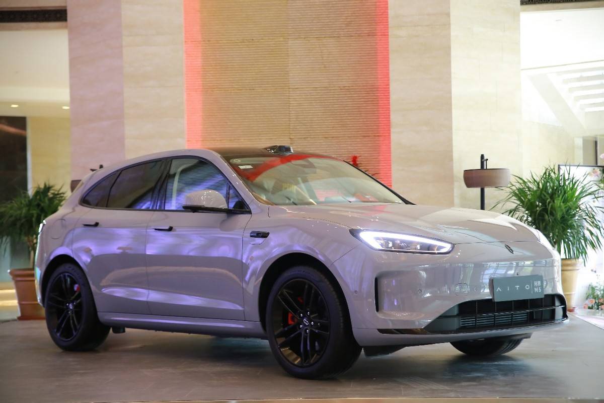 問界新M5及鴻蒙智行家族全系車型春日試駕會活動成功舉辦