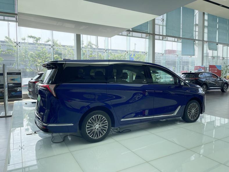 換上插電動力,再戰騰勢D9,35.99萬元起,別克GL8陸尊PHEV實拍