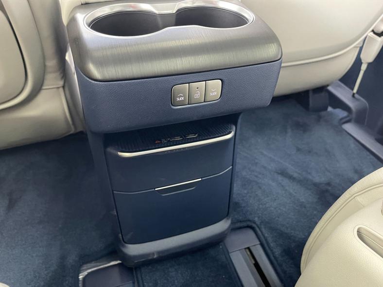 換上插電動力,再戰騰勢D9,35.99萬元起,別克GL8陸尊PHEV實拍