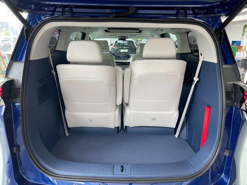 換上插電動力,再戰騰勢D9,35.99萬元起,別克GL8陸尊PHEV實拍