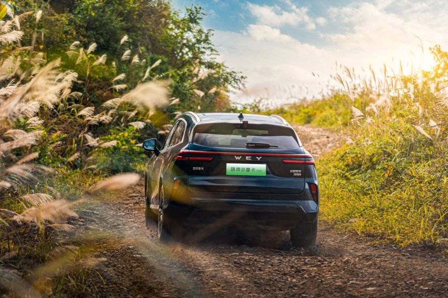 新摩卡 Hi4:大五座電動(dòng)SUV 標(biāo)配Hi4性能版電四驅(qū) 最低21.38萬(wàn)起